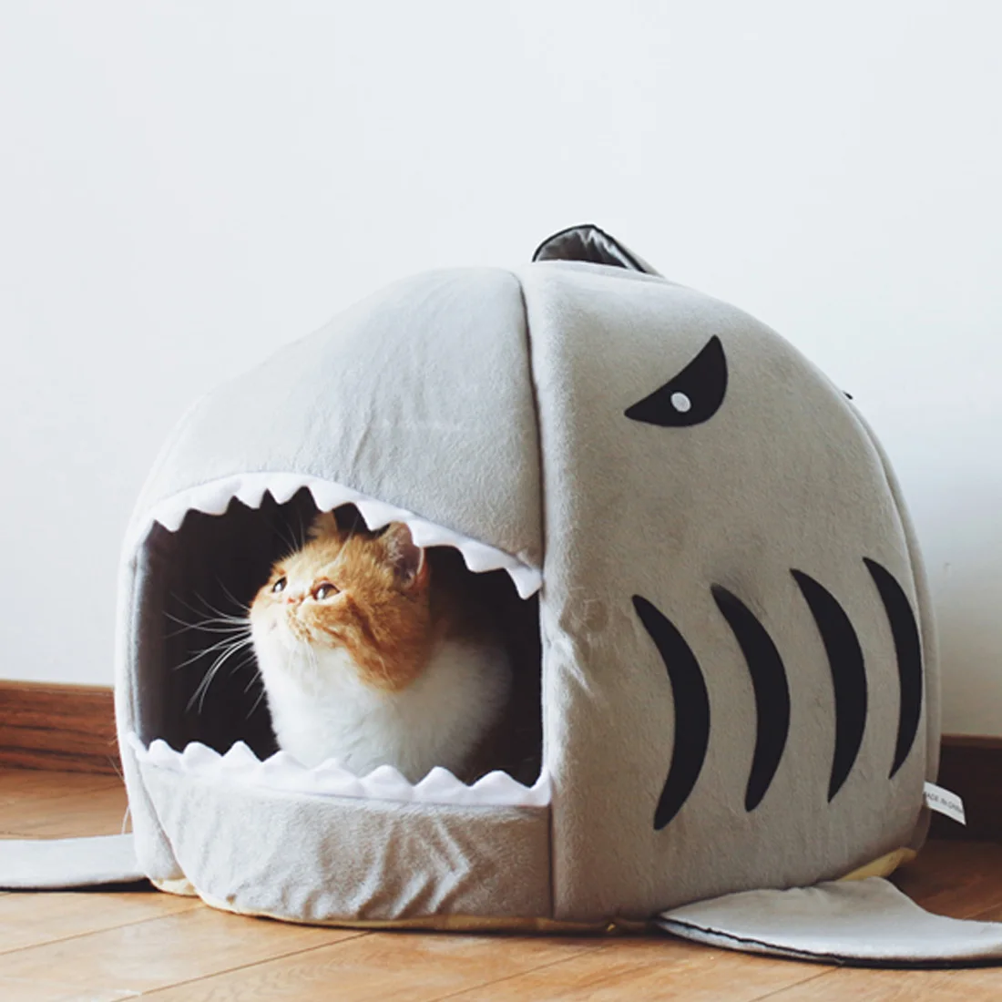 Soft Shark Pet Dog Cat Kennel House Tent Doggy Winter Warm Cushion Basket Animal Bed Cave Pet Supplies
Soft Shark Pet Dog Cat Kennel House Tent Doggy Winter Warm Cushion Basket Animal Bed Cave Pet Supplies