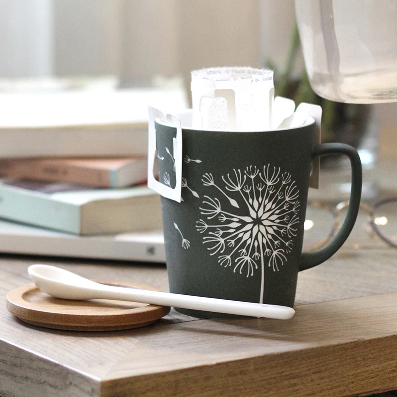 OUSSIRRO Creative Dandelion leaves Theme Milk Coffee ceramics Mugs With Cover and Spoon Pure Color Mugs Cup Kitchen Tool Gift
OUSSIRRO Creative Dandelion leaves Theme Milk Coffee ceramics Mugs With Cover and Spoon Pure Color Mugs Cup Kitchen Tool Gift