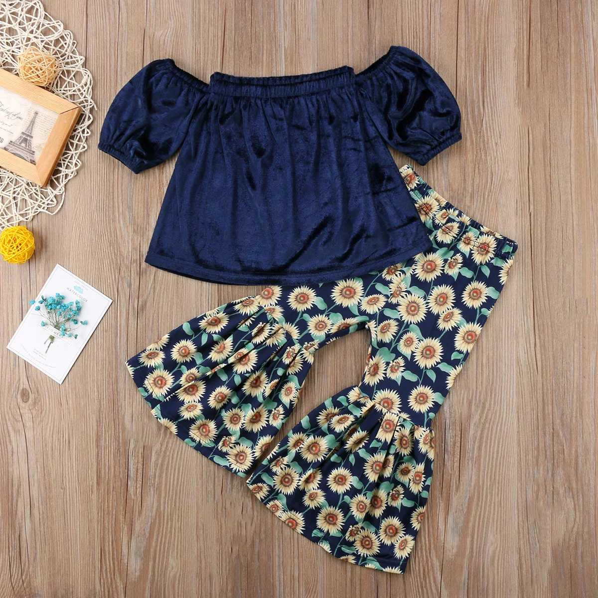 Toddler Kids Baby Girls Clothes Off-shoulder Tops And Sunflower Print Wide Leg Pants Outfits
Toddler Kids Baby Girls Clothes Off-shoulder Tops And Sunflower Print Wide Leg Pants Outfits