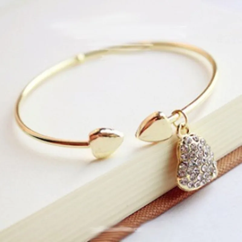 Promotion Price!Fashion Simple Rhinestone hollow heart bracelet Bangle Jewelry Free Shipping!
Promotion Price!Fashion Simple Rhinestone hollow heart bracelet Bangle Jewelry Free Shipping!