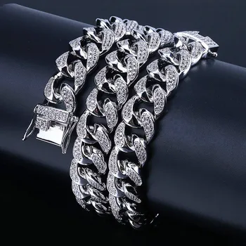 Bling Cubic Zirconia Hiphop Necklace For Men Gold Silver Jewelry 2018 New Luxury Miami Cuban Link Chain Tops Male CZ Necklace
Bling Cubic Zirconia Hiphop Necklace For Men Gold Silver Jewelry 2018 New Luxury Miami Cuban Link Chain Tops Male CZ Necklace