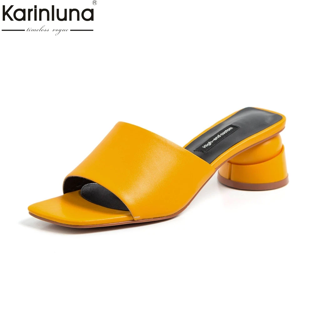 fashion elegant brand design women's Genuine Leather Ladies med heels Mules Women Shoes Woman Casual Summer Slippers
fashion elegant brand design women's Genuine Leather Ladies med heels Mules Women Shoes Woman Casual Summer Slippers