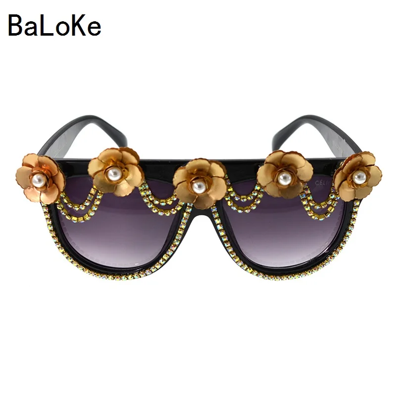 New Brand Design Vintage Baroque Flower Sunglasses Women Square Frame Fashion Superstar Glasses Eyes Decoration
New Brand Design Vintage Baroque Flower Sunglasses Women Square Frame Fashion Superstar Glasses Eyes Decoration