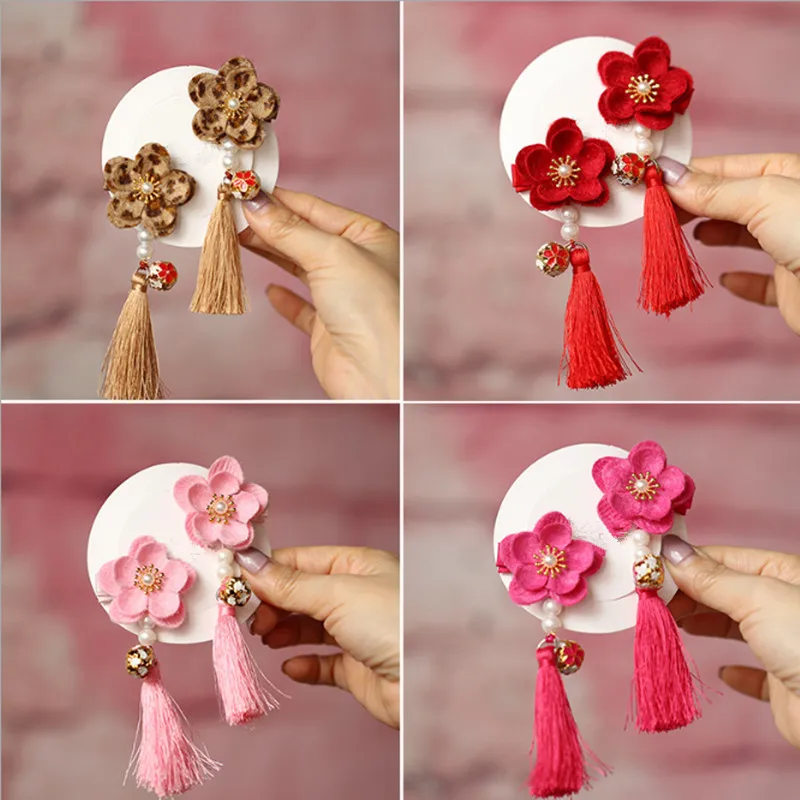 10pairs/lot Chinese Style New Year Tassel Flowers Kids Hair Clips Hair Accessories Cute Small Bell Girls Hairpins Headwear
10pairs/lot Chinese Style New Year Tassel Flowers Kids Hair Clips Hair Accessories Cute Small Bell Girls Hairpins Headwear