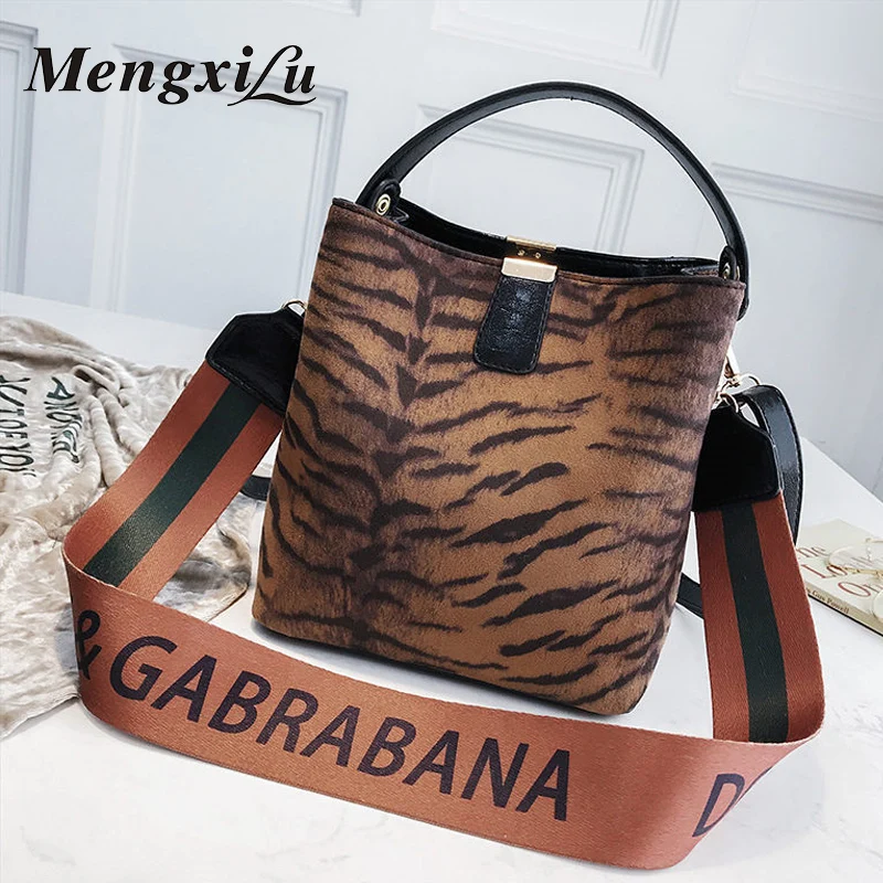 2018 NEW Arrival Leisure Luxury Fashion Women Bag Leopard Print Female Shoulder Messenger Crossbody Bag Bucket Bag Free Shipping
2018 NEW Arrival Leisure Luxury Fashion Women Bag Leopard Print Female Shoulder Messenger Crossbody Bag Bucket Bag Free Shipping