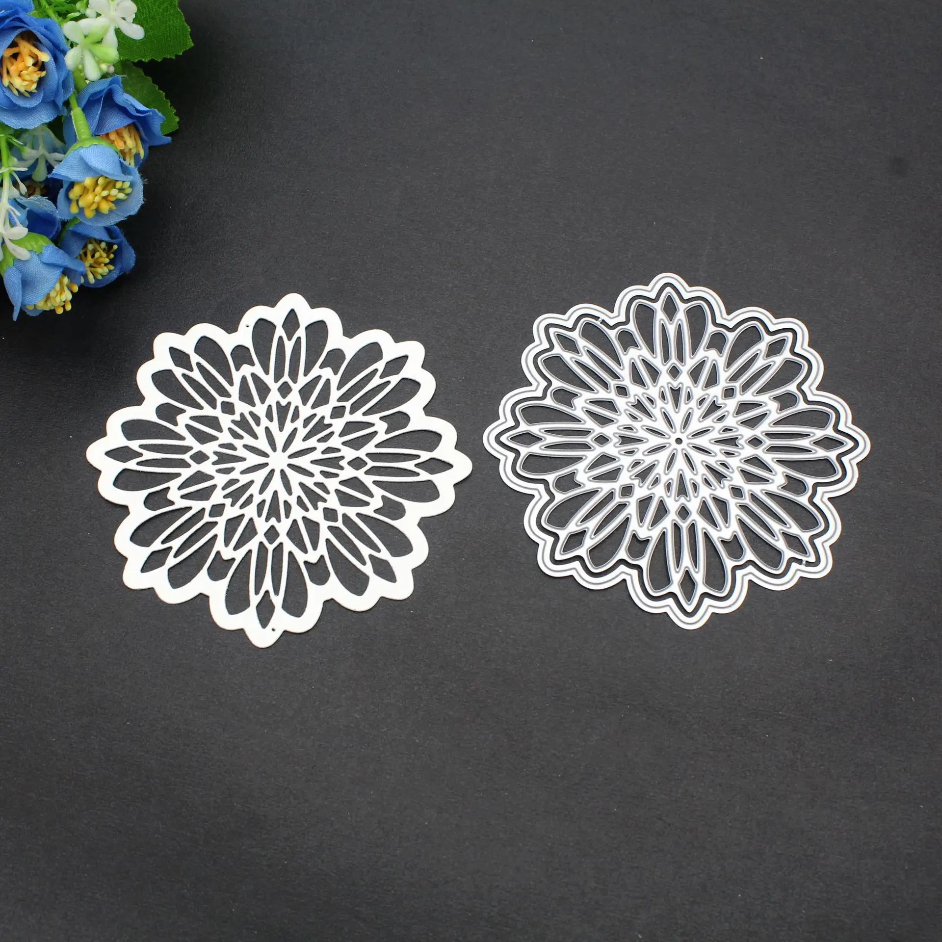 Lace Flower Frame Metal Cutting Dies Decorative DIY Scrapbooking Steel Craft Die Embossing Paper Cards Album Stencils Dies
Lace Flower Frame Metal Cutting Dies Decorative DIY Scrapbooking Steel Craft Die Embossing Paper Cards Album Stencils Dies