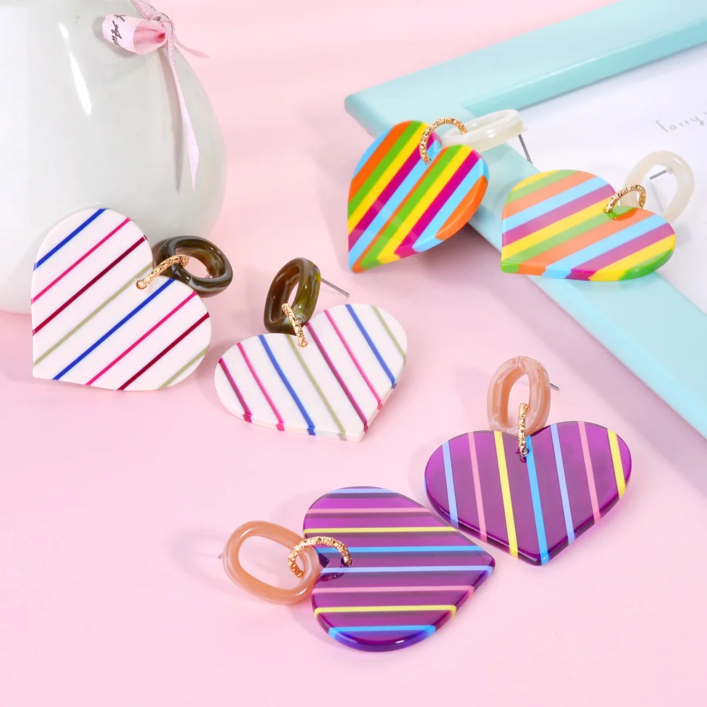 3 pairs of new color matching acrylic earrings heart-shaped creative earrings three colors optional hot sale
3 pairs of new color matching acrylic earrings heart-shaped creative earrings three colors optional hot sale