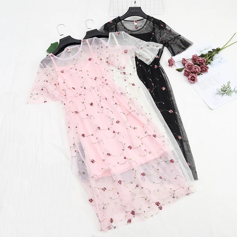 2PCS 2019 Women Summer O-Neck Flare Sleeve Embroidery Lace Floral Tulle Dress Vintage A-line Slim High Waist Pullover Midi Dress
2PCS 2019 Women Summer O-Neck Flare Sleeve Embroidery Lace Floral Tulle Dress Vintage A-line Slim High Waist Pullover Midi Dress
