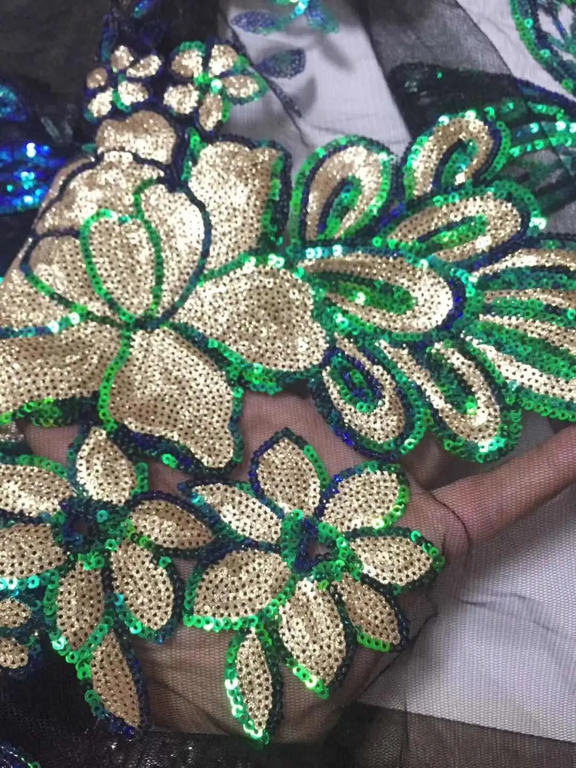 New Organza French Laces Fabric 3D Big Gleamy Sequins Flower embroidery African Lace Fabrics High Quality 2019 For Wedding
New Organza French Laces Fabric 3D Big Gleamy Sequins Flower embroidery African Lace Fabrics High Quality 2019 For Wedding