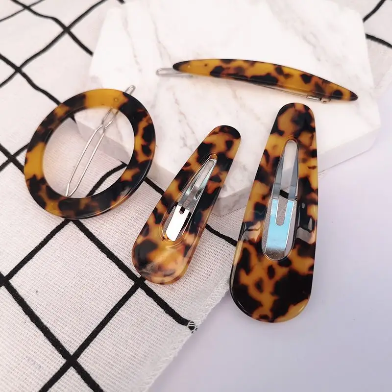 1PCS Japan Resin Acrylic Hairpins Geometric Round Triangle Leopard Print Hair Clips Hair Accessories for Women
1PCS Japan Resin Acrylic Hairpins Geometric Round Triangle Leopard Print Hair Clips Hair Accessories for Women