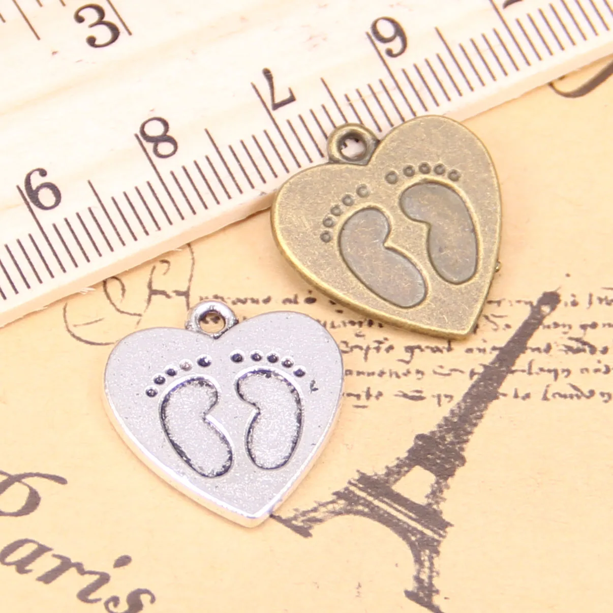 58pcs Charms For Jewelry Making heart foot prints 19x18mm Antique Silver Plated Pendants DIY Tibetan Silver Bracelet Necklace
58pcs Charms For Jewelry Making heart foot prints 19x18mm Antique Silver Plated Pendants DIY Tibetan Silver Bracelet Necklace