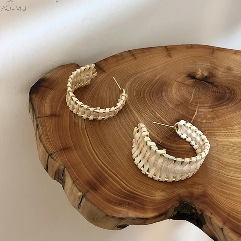 AOMU Korean Handmade Braid Rattan Geometric Gradient Semicircle Big Hoop Earrings For Women Weave Vine Knit Party Jewelry Gifts
AOMU Korean Handmade Braid Rattan Geometric Gradient Semicircle Big Hoop Earrings For Women Weave Vine Knit Party Jewelry Gifts