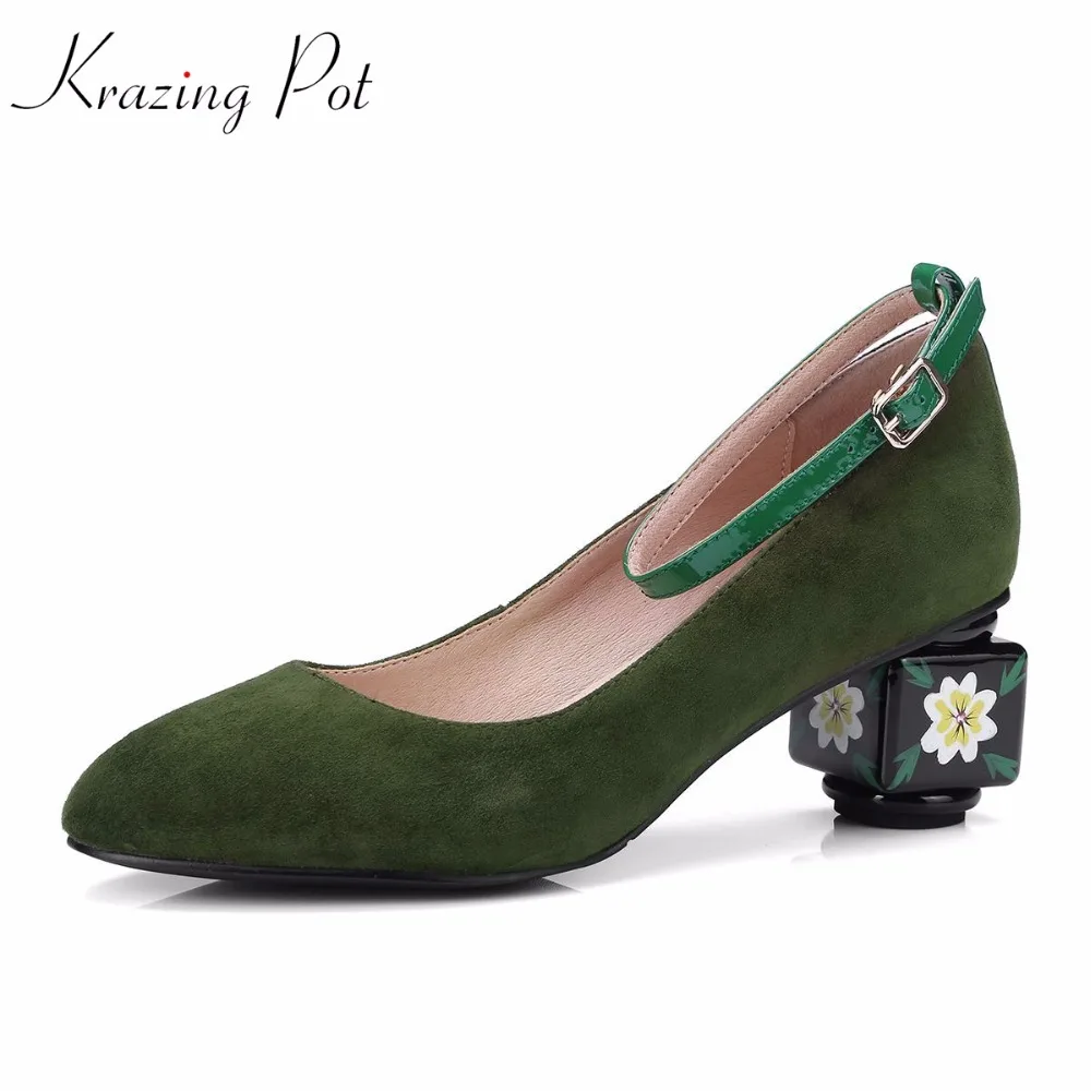 2018 Krazing Pot sheep suede round toe riental square flowers patterns heels preppy style buckle straps women luxury pumps L17
2018 Krazing Pot sheep suede round toe riental square flowers patterns heels preppy style buckle straps women luxury pumps L17