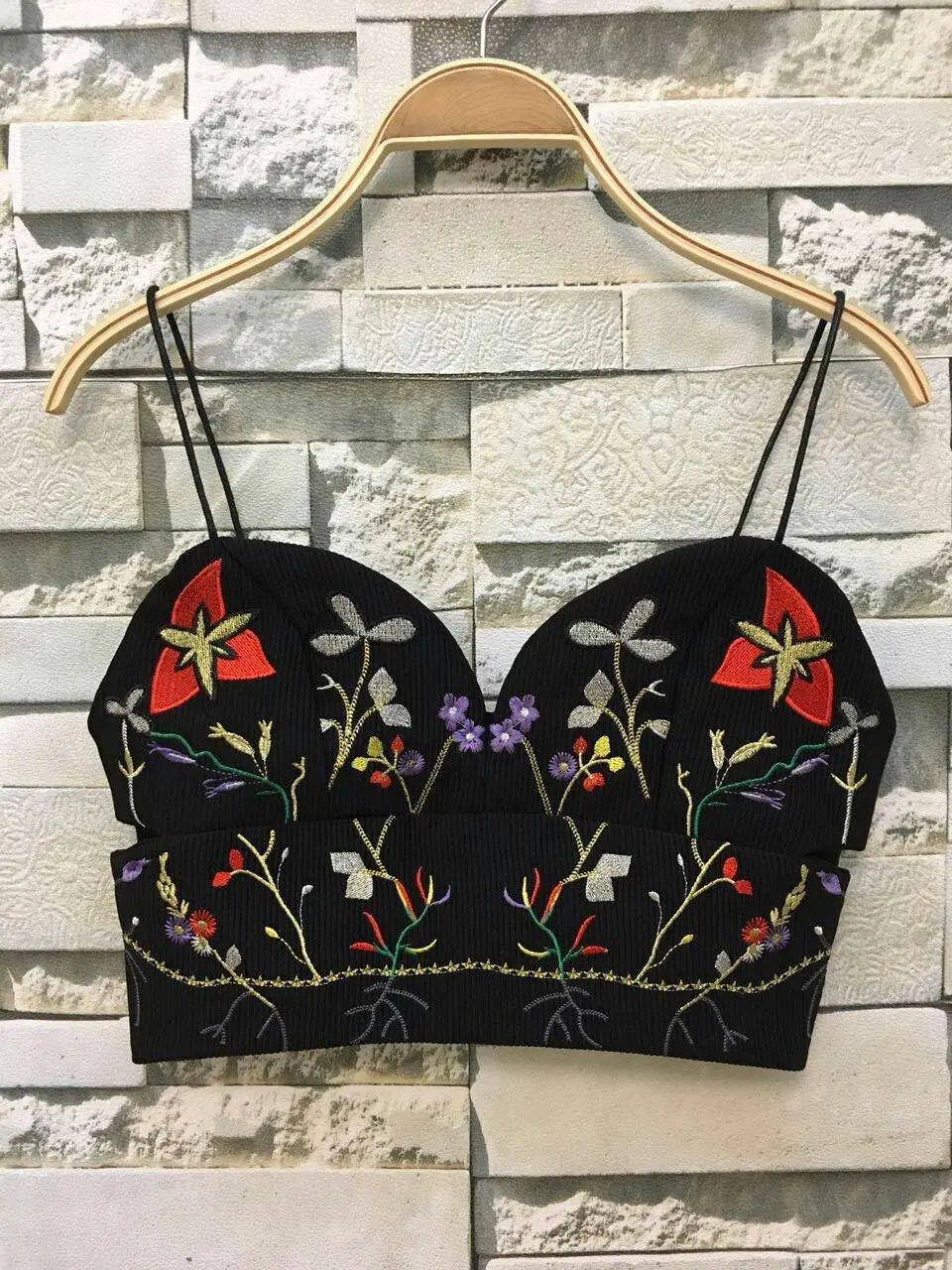 P14 New Fashion 2016 Women Sexy Embroidery Bustier Cropped Tops Fitness Black Strap Tube Tops Female Short Camisole Beachwear
P14 New Fashion 2016 Women Sexy Embroidery Bustier Cropped Tops Fitness Black Strap Tube Tops Female Short Camisole Beachwear