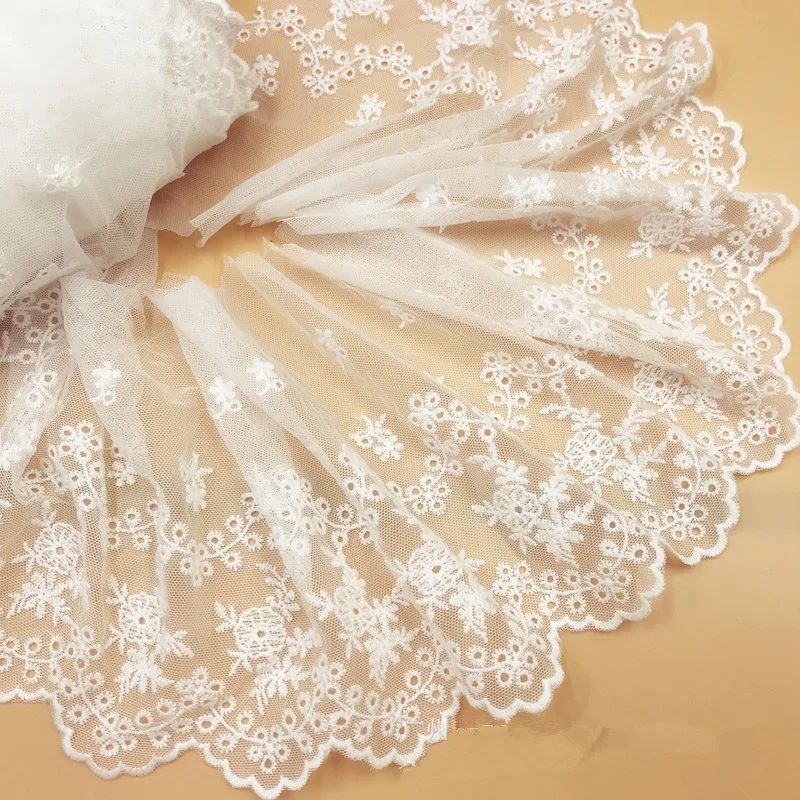 1yard Africa lace Fabric Nigeria High quality white embroidery lace accessories width 18CM DIY dress wedding decoration material
1yard Africa lace Fabric Nigeria High quality white embroidery lace accessories width 18CM DIY dress wedding decoration material