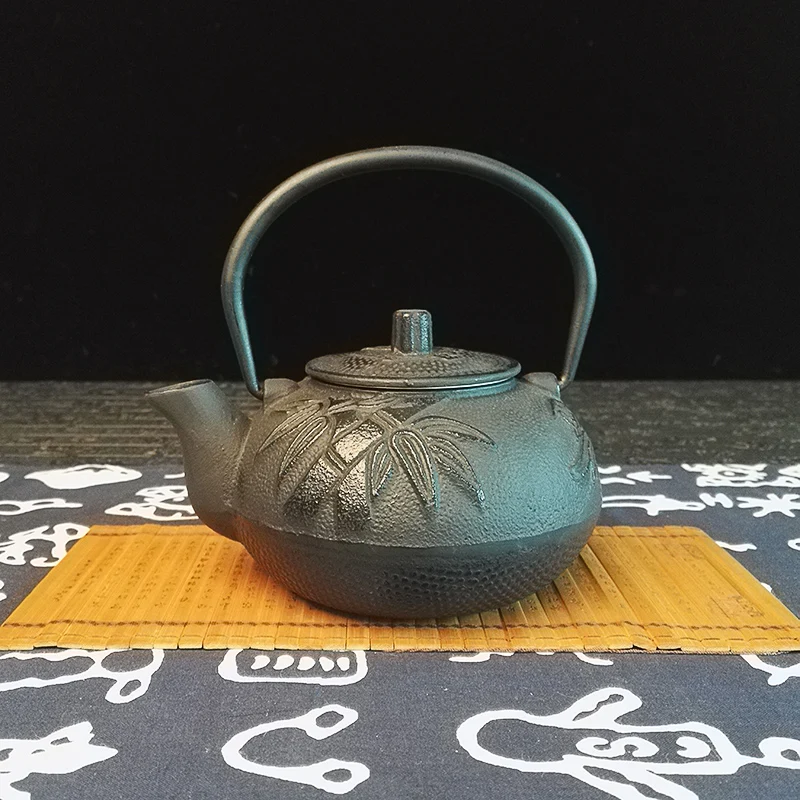 0.6L Japanese Cast Iron Teapot Kung Fu Tea Pot Travel Tea Kettle with Infuser Strainer Water Kettle Pots Boiler
0.6L Japanese Cast Iron Teapot Kung Fu Tea Pot Travel Tea Kettle with Infuser Strainer Water Kettle Pots Boiler