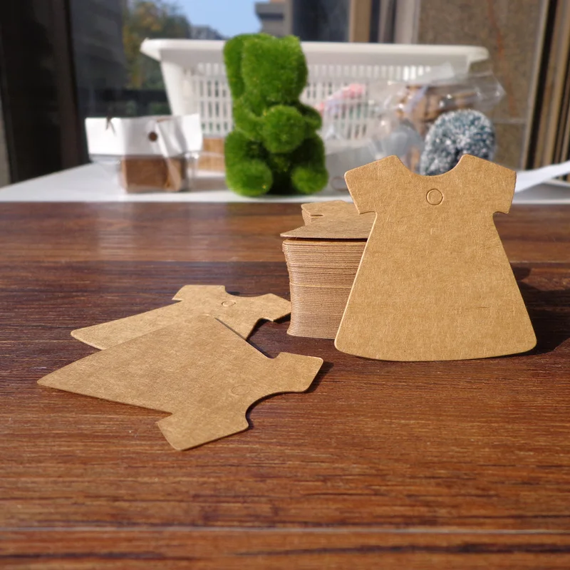 50pcs Lady Dress Shape Bookmark Blank Kraft Paper Tags DIY Creative Note Price Lable Hang Tag Gift Tag 5x5cm
50pcs Lady Dress Shape Bookmark Blank Kraft Paper Tags DIY Creative Note Price Lable Hang Tag Gift Tag 5x5cm