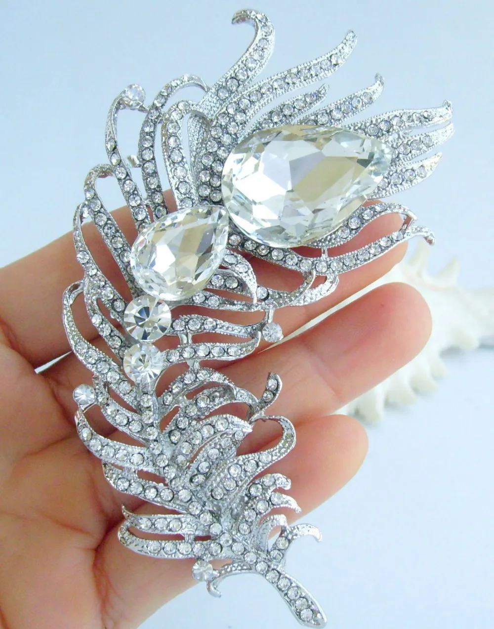 Wedding Bridal Clear Austrian Crystal Peacock Feather Brooch Pin Pendant EE05038C1
Wedding Bridal Clear Austrian Crystal Peacock Feather Brooch Pin Pendant EE05038C1