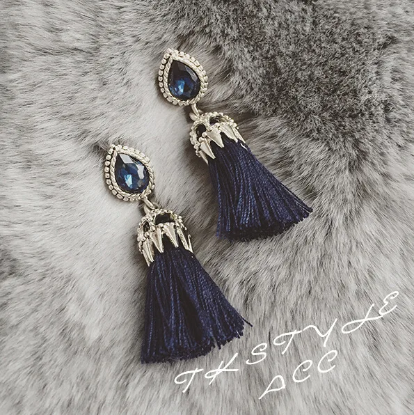 Korean Version Of The Sleek New Navy Blue Crystal Mosaic Female Models Tassel Earrings Earrings Jewelry
Korean Version Of The Sleek New Navy Blue Crystal Mosaic Female Models Tassel Earrings Earrings Jewelry