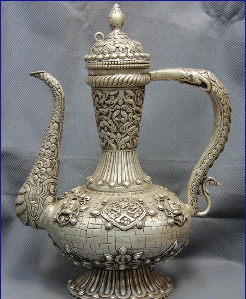 Collectible bronze lion statue S0042 Chinese Palace Royalty White Copper Silver Eight treasures stoup Flagon wine pot B0403
Collectible bronze lion statue S0042 Chinese Palace Royalty White Copper Silver Eight treasures stoup Flagon wine pot B0403