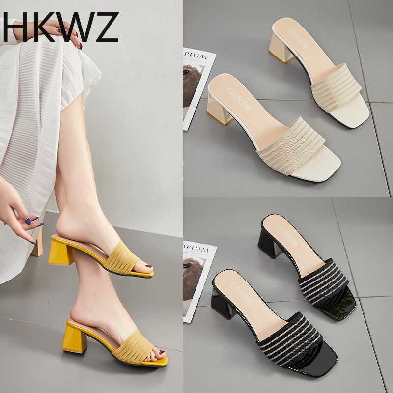 2019 summer new style wearing a word slipper open toe versatile thick high heel ladies in the fashion with a word outside drag
2019 summer new style wearing a word slipper open toe versatile thick high heel ladies in the fashion with a word outside drag