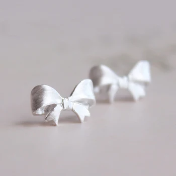 925 sterling silver elegant matte bowknot stud earrings Brincos Pendientes de plata
925 sterling silver elegant matte bowknot stud earrings Brincos Pendientes de plata