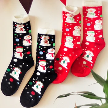 Hot selling women socks jacquard cotton christmas socks feather yarn bordered snowman socks
Hot selling women socks jacquard cotton christmas socks feather yarn bordered snowman socks
