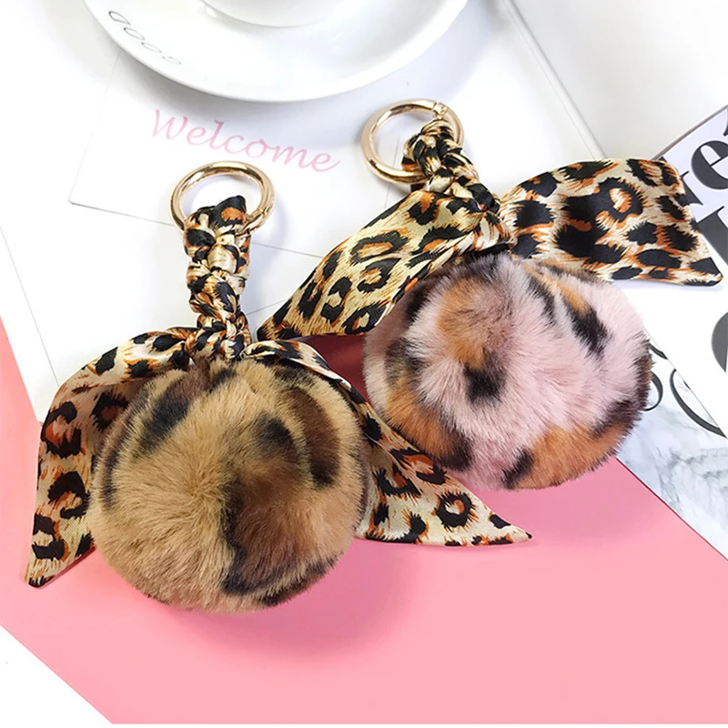 Cute Heart Fluffy Keychain Leopard Round PomPom Key Chain Faux Rabbit Fur Key Ring Holder Scarf Bag Charm llaveros para mujer
Cute Heart Fluffy Keychain Leopard Round PomPom Key Chain Faux Rabbit Fur Key Ring Holder Scarf Bag Charm llaveros para mujer