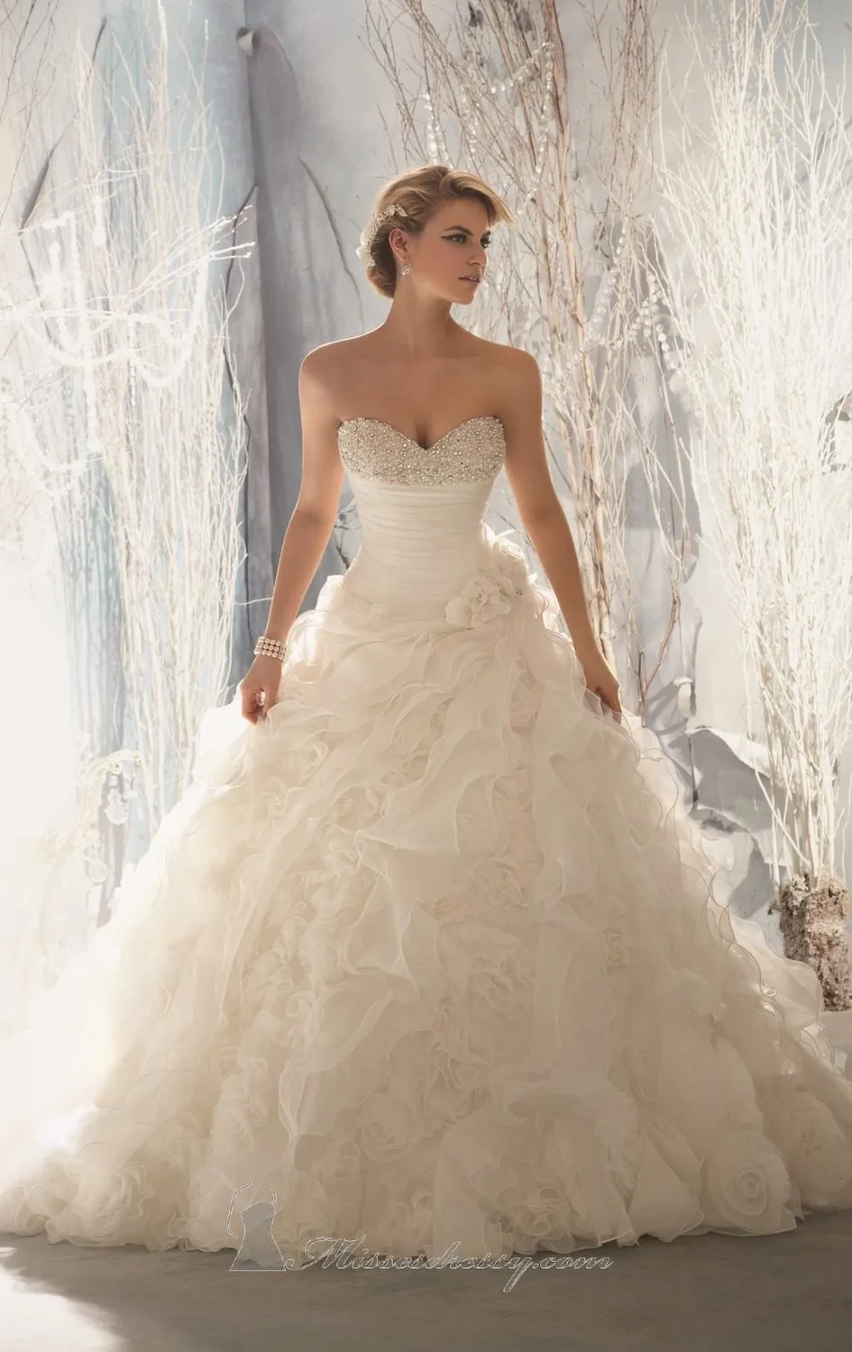 New Princess Charming Floor Length Court Train Beaded and Ruched Sweetheart Tulle Customize Simple Wedding Dresses
New Princess Charming Floor Length Court Train Beaded and Ruched Sweetheart Tulle Customize Simple Wedding Dresses