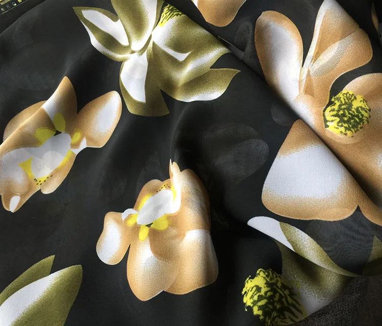 2019 Striped Printed Chiffon Polyester Georgette Printed Flower Fabric Silk Dress DIY Sweing 50cm
2019 Striped Printed Chiffon Polyester Georgette Printed Flower Fabric Silk Dress DIY Sweing 50cm