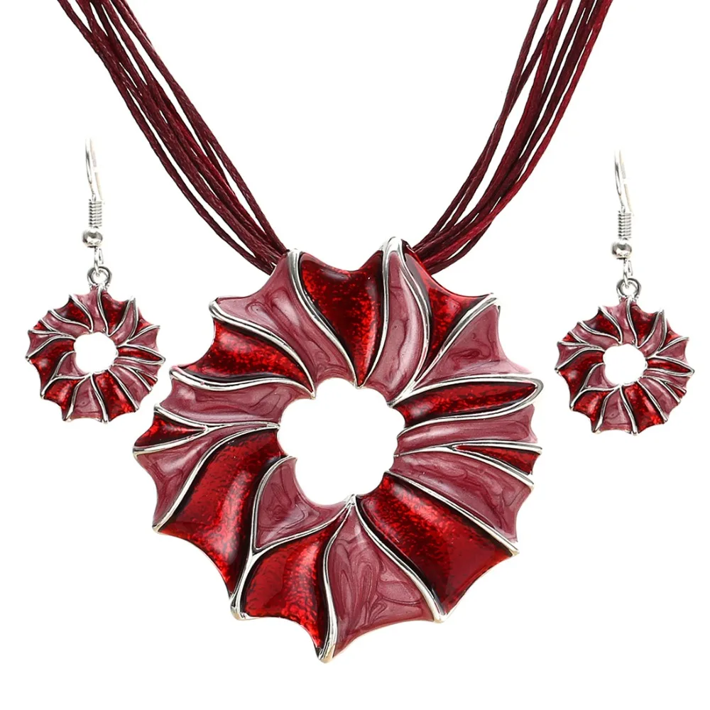 Vintage Indian Jewelry Sets For Women Hollow Charms Pendant Jewelry Set Wax Rope Necklace Collars Earrings Set
Vintage Indian Jewelry Sets For Women Hollow Charms Pendant Jewelry Set Wax Rope Necklace Collars Earrings Set