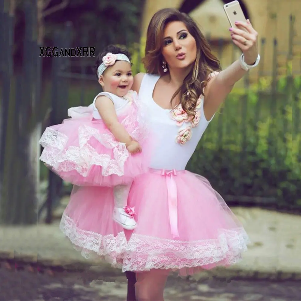 Cute Pink Short Prom Dresses Scoop Mother and Daughter Party Dress with Lace Edge Simple Mini Women Gala Gown Two Dresses
Cute Pink Short Prom Dresses Scoop Mother and Daughter Party Dress with Lace Edge Simple Mini Women Gala Gown Two Dresses