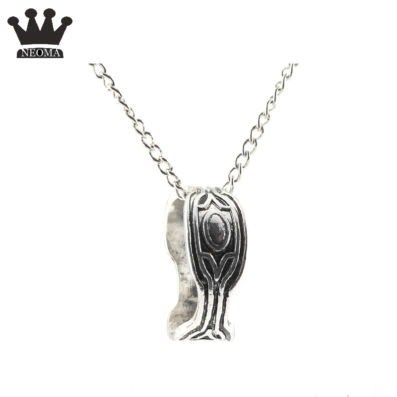 Black Panther Necklaces High Quality Silver T'Challa Logo T Kolye For Men Choker Gift Jewelry Dual Purpose
Black Panther Necklaces High Quality Silver T'Challa Logo T Kolye For Men Choker Gift Jewelry Dual Purpose