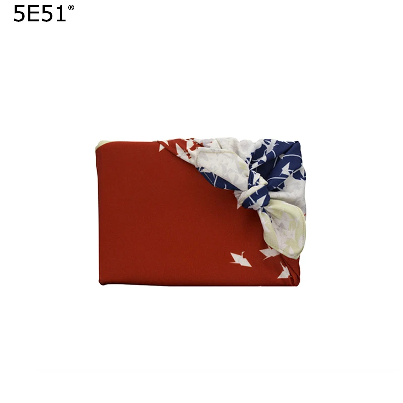 Japanese furoshiki polyester 100% / Japan classic Tradition Crane Printed 48cm / Many Uses Gifts
Japanese furoshiki polyester 100% / Japan classic Tradition Crane Printed 48cm / Many Uses Gifts