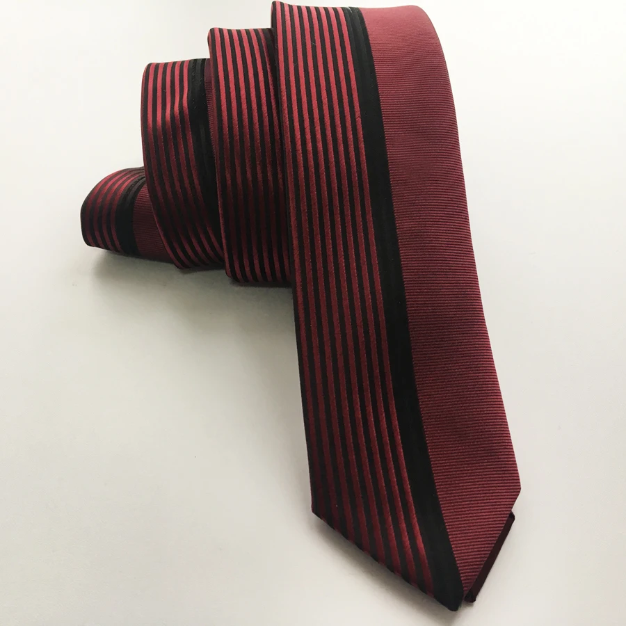 2017 TOP Designer Tie Unique Skinny Panel Necktie Half Solid Dark Red with Black Vertical Stripes Gravata
2017 TOP Designer Tie Unique Skinny Panel Necktie Half Solid Dark Red with Black Vertical Stripes Gravata