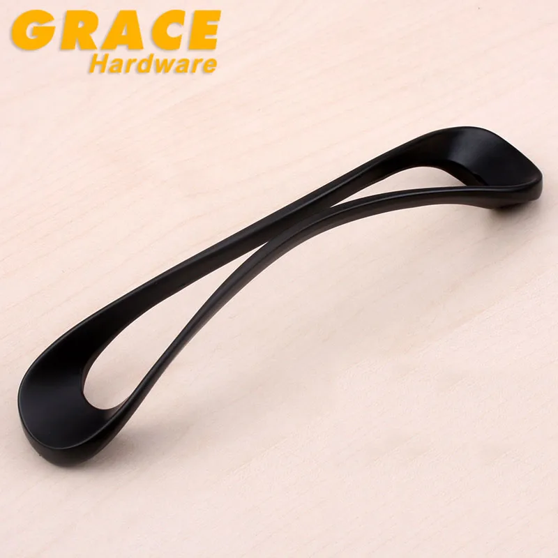 Black Cabinet Drawer Knob Modern And Simple European Style Garden Wardrobe Cabinet Handle(C.C:128mm,L:145mm)
Black Cabinet Drawer Knob Modern And Simple European Style Garden Wardrobe Cabinet Handle(C.C:128mm,L:145mm)