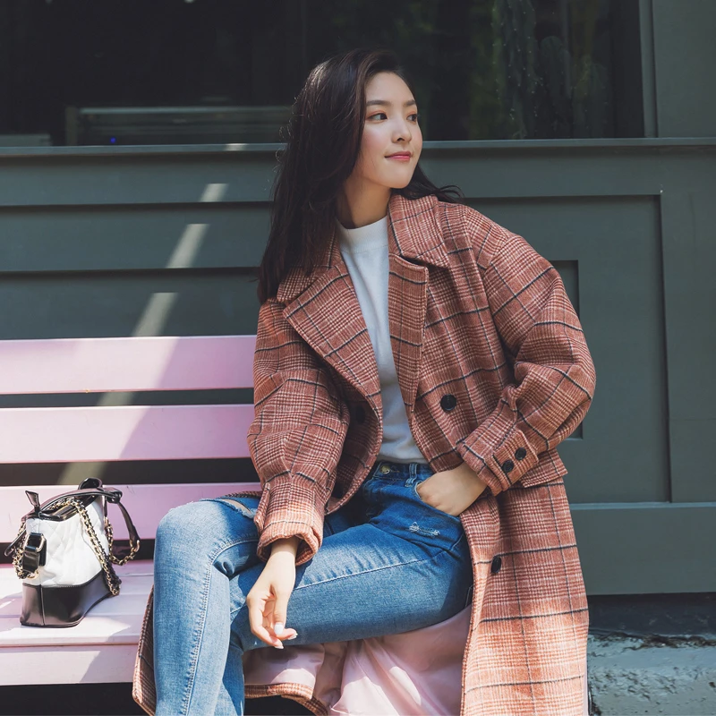 2019 Lady Coat Plaid Double Breasted Oversize Wool Blends Autumn Winter Cotton Liner Outerwear for Women
2019 Lady Coat Plaid Double Breasted Oversize Wool Blends Autumn Winter Cotton Liner Outerwear for Women