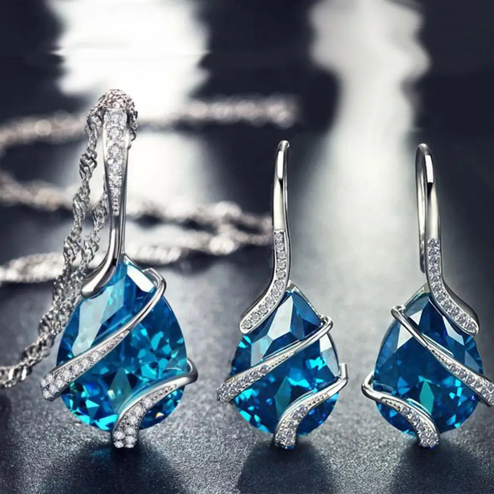 3Pcs/Set Fashion Rhinestone Faux Topaz Waterdroop Hook Earrings Necklace Jewelry Set
3Pcs/Set Fashion Rhinestone Faux Topaz Waterdroop Hook Earrings Necklace Jewelry Set