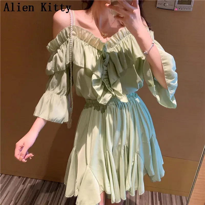 Alien Kitty 2019 Summer Two Piece Bare Shoulders Loose Short Sleeves Chiffon Shirt + Sexy Casual Elastic Skirts Sets Suit
Alien Kitty 2019 Summer Two Piece Bare Shoulders Loose Short Sleeves Chiffon Shirt + Sexy Casual Elastic Skirts Sets Suit