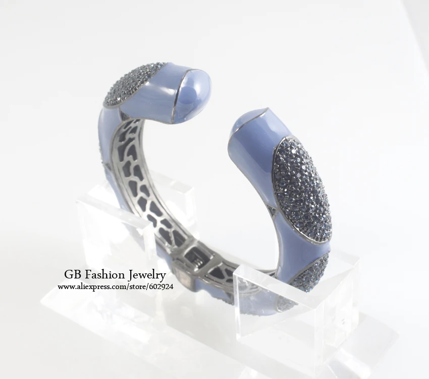 GrayBirds Fashion Bangles For Women Gun Black Plated Crystal And Enamel More Colors In The Stock Luxury Jewelry For Lady GB0615
GrayBirds Fashion Bangles For Women Gun Black Plated Crystal And Enamel More Colors In The Stock Luxury Jewelry For Lady GB0615