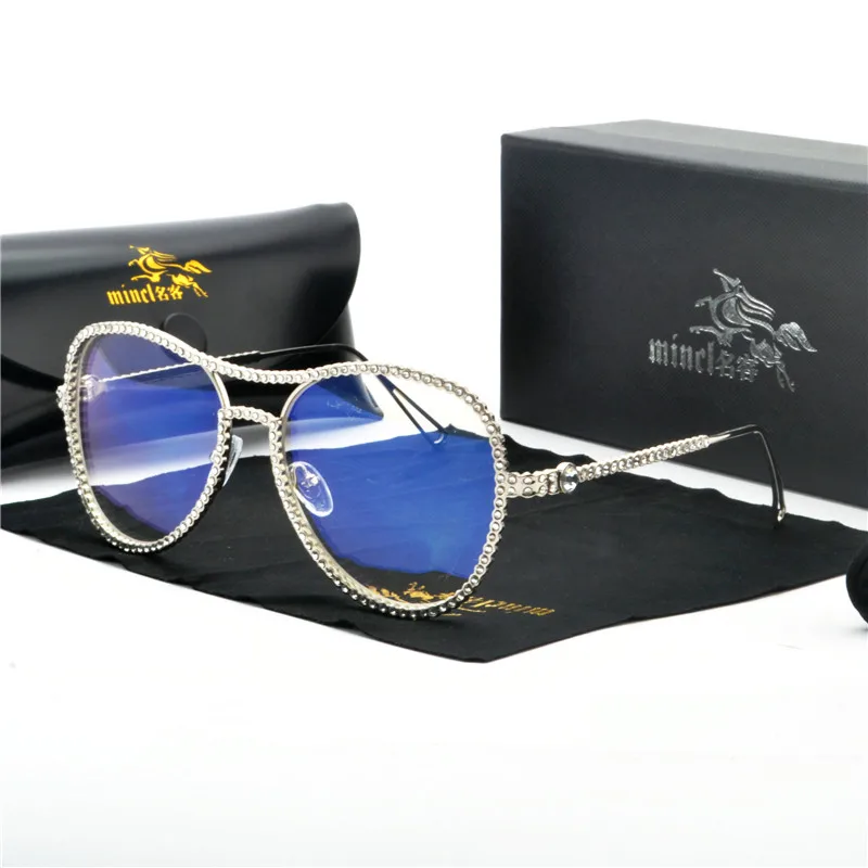 Top Quality Luxury Metal Diamond crystal Sunglasses Women Italy Brand Designer Sun Glasses For Female Men Clear Eyewear FML
Top Quality Luxury Metal Diamond crystal Sunglasses Women Italy Brand Designer Sun Glasses For Female Men Clear Eyewear FML