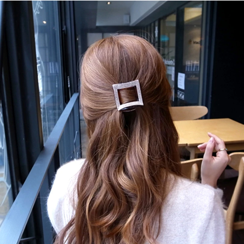 4 Rows Crystals Square Hair Comb Clips Women Hair Accessories Nice Hairgrips Long Hair Assistant Easy to Use Headwear HC245
4 Rows Crystals Square Hair Comb Clips Women Hair Accessories Nice Hairgrips Long Hair Assistant Easy to Use Headwear HC245
