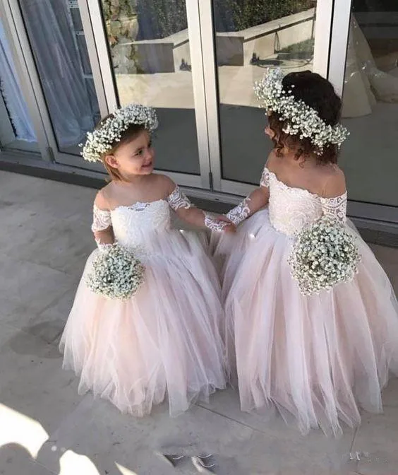 2019 Flower Girls Dresses For Weddings Sheer Neck Long Sleeves Lace Appliques Illusion Off Shoulder Kids Birthday Girls Pageant
2019 Flower Girls Dresses For Weddings Sheer Neck Long Sleeves Lace Appliques Illusion Off Shoulder Kids Birthday Girls Pageant