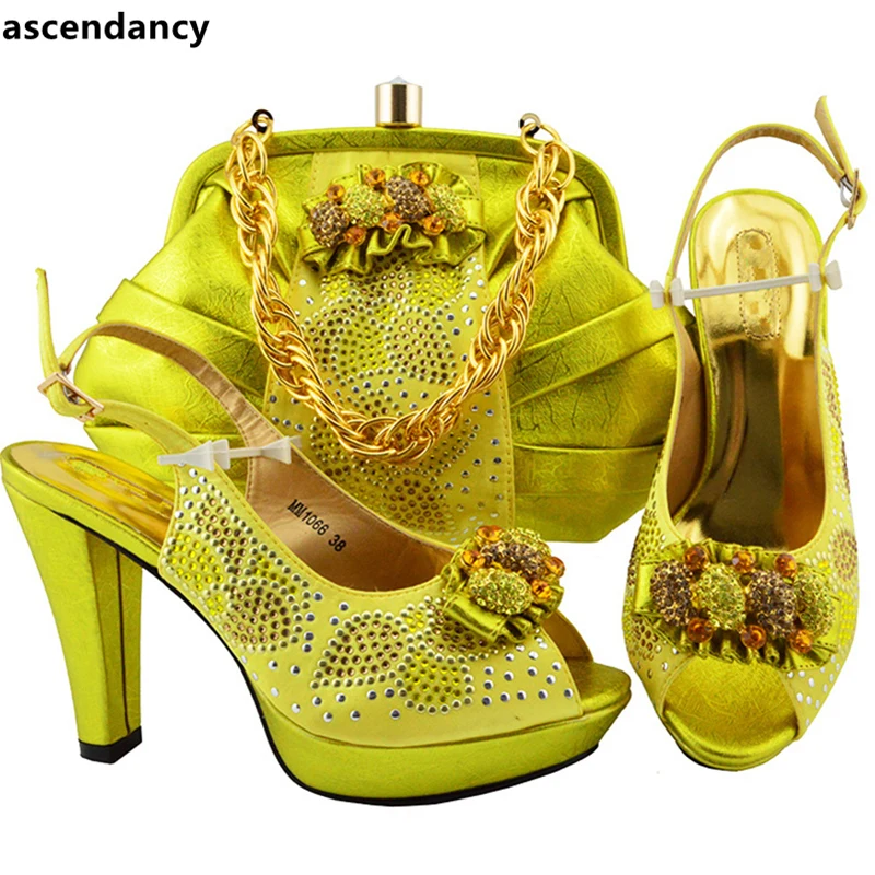 Latest Designer Shoes Women Luxury 2018 Ladies Italian Shoes and Bag Set Decorated with Rhinestone Italy Wedding Shoe and Bags
Latest Designer Shoes Women Luxury 2018 Ladies Italian Shoes and Bag Set Decorated with Rhinestone Italy Wedding Shoe and Bags