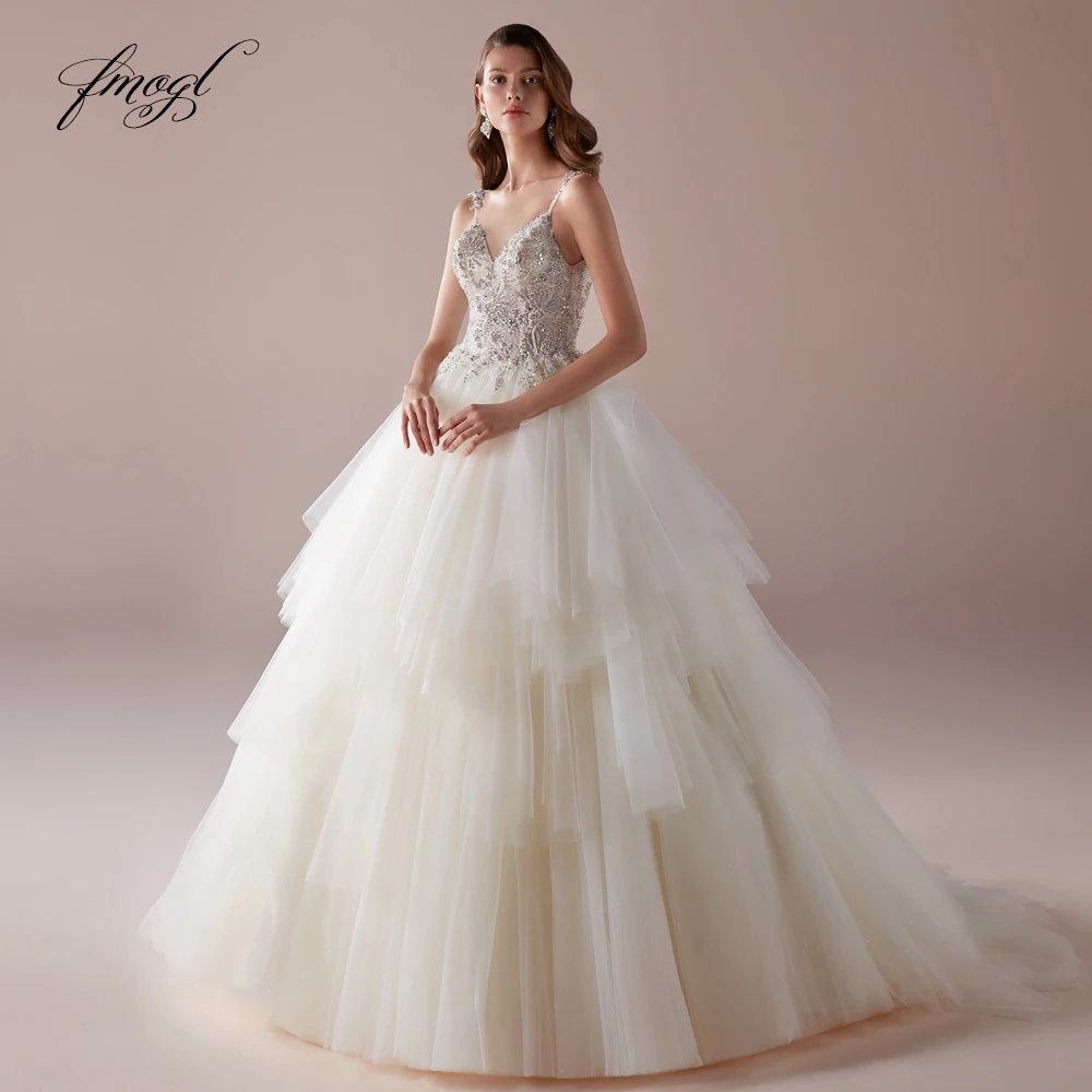 Fmogl Sexy Backless Sweetheart Tiered A Line Wedding Dresses Elegant Appliques Beaded Crystal Chapel Train Bridal Gowns
Fmogl Sexy Backless Sweetheart Tiered A Line Wedding Dresses Elegant Appliques Beaded Crystal Chapel Train Bridal Gowns