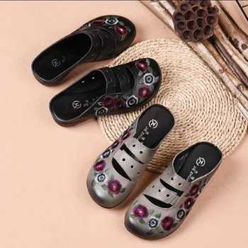Woman Slippers Woman Genuine Leather Shoes retro embroidery Outdoor Slippers Handmade Women Shoes Flat Sandals
Woman Slippers Woman Genuine Leather Shoes retro embroidery Outdoor Slippers Handmade Women Shoes Flat Sandals