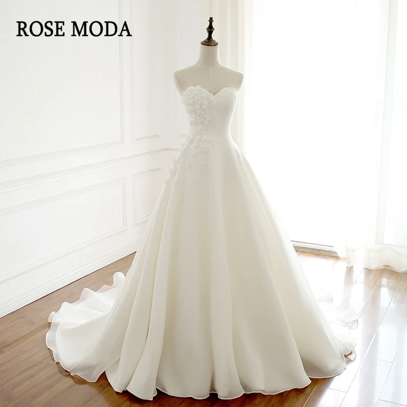 Rose Moda Chic Strapless A Line Wedding Dress with 3D Flowers Princess Wedding Dresses 2019 with Train Real Photos
Rose Moda Chic Strapless A Line Wedding Dress with 3D Flowers Princess Wedding Dresses 2019 with Train Real Photos