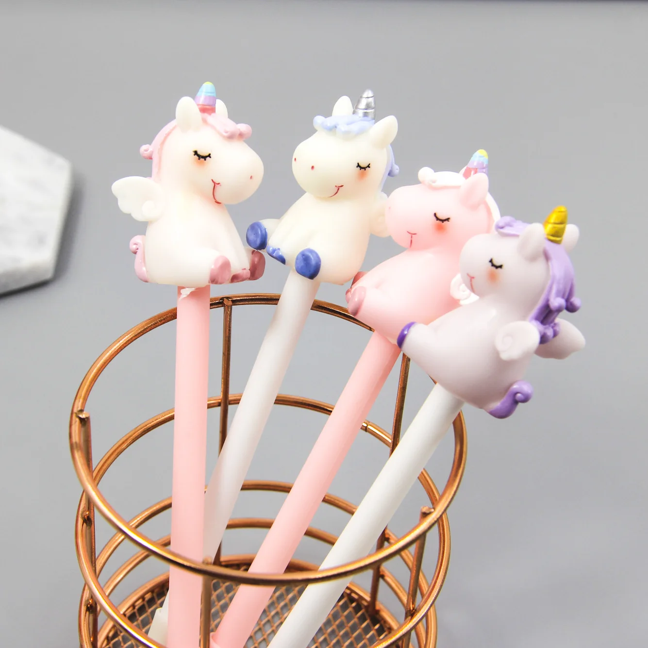 12pcs/lot 0.5mm Kawaii Cartoon Creative Pink Unicorn Black Ink Gel Pen Learning Supplies Children's Gift
12pcs/lot 0.5mm Kawaii Cartoon Creative Pink Unicorn Black Ink Gel Pen Learning Supplies Children's Gift