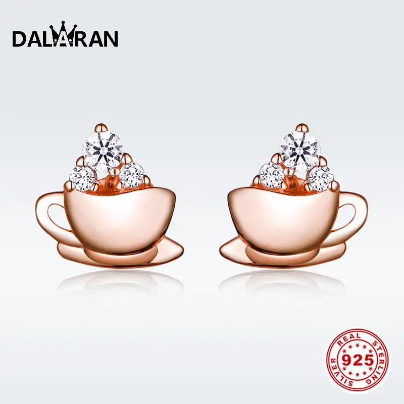 DALARAN 2019 new hot coffee cup earrings 925 sterling silver charm earrings rose gold bright fashion woman favorite couple gift
DALARAN 2019 new hot coffee cup earrings 925 sterling silver charm earrings rose gold bright fashion woman favorite couple gift