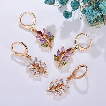 Europe and America Popular Mosaic White Crystal Leaf shape gold-plated simple fashion jewelry earrings
Europe and America Popular Mosaic White Crystal Leaf shape gold-plated simple fashion jewelry earrings